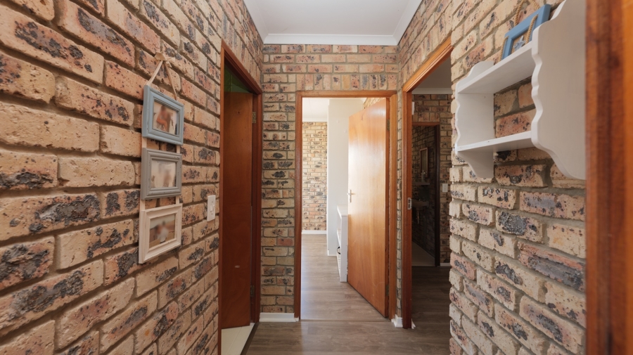 4 Bedroom Property for Sale in Oceanview Heights Western Cape
